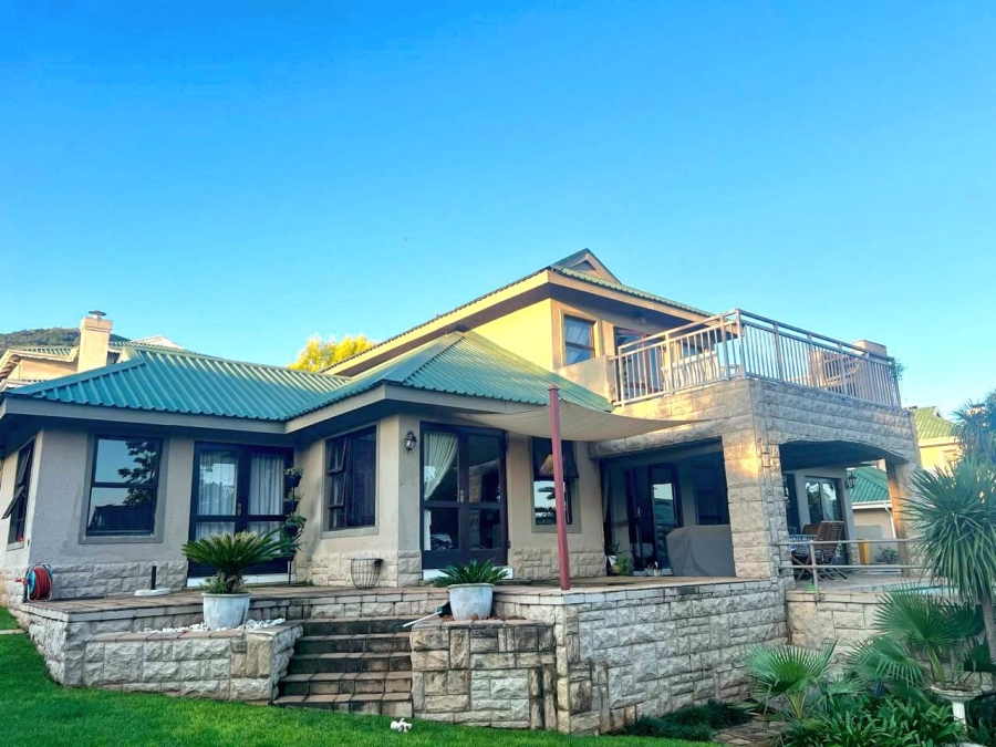 4 Bedroom Property for Sale in Caribbean Beach Club North West